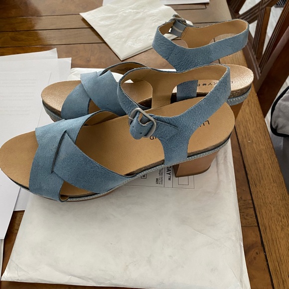 Luck Brand shoes - Picture 3 of 4